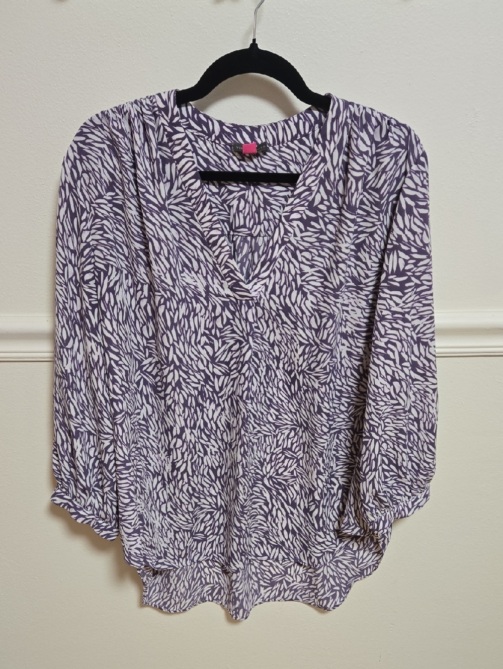 Vince Camuto Purple and White Leaf-Print V-Neck Blouse